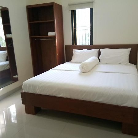Clean & Comfort Homestay Амбон Экстерьер фото