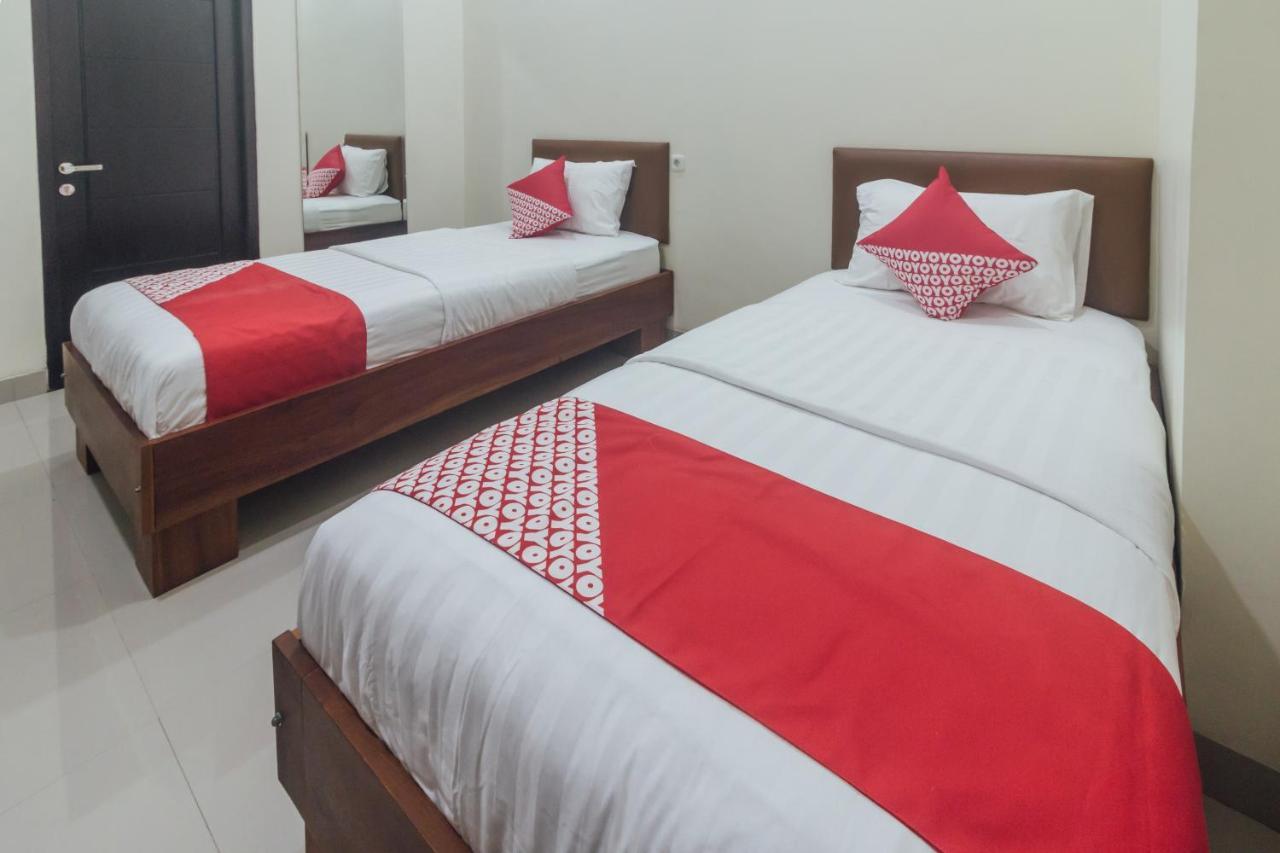 Clean & Comfort Homestay Амбон Экстерьер фото