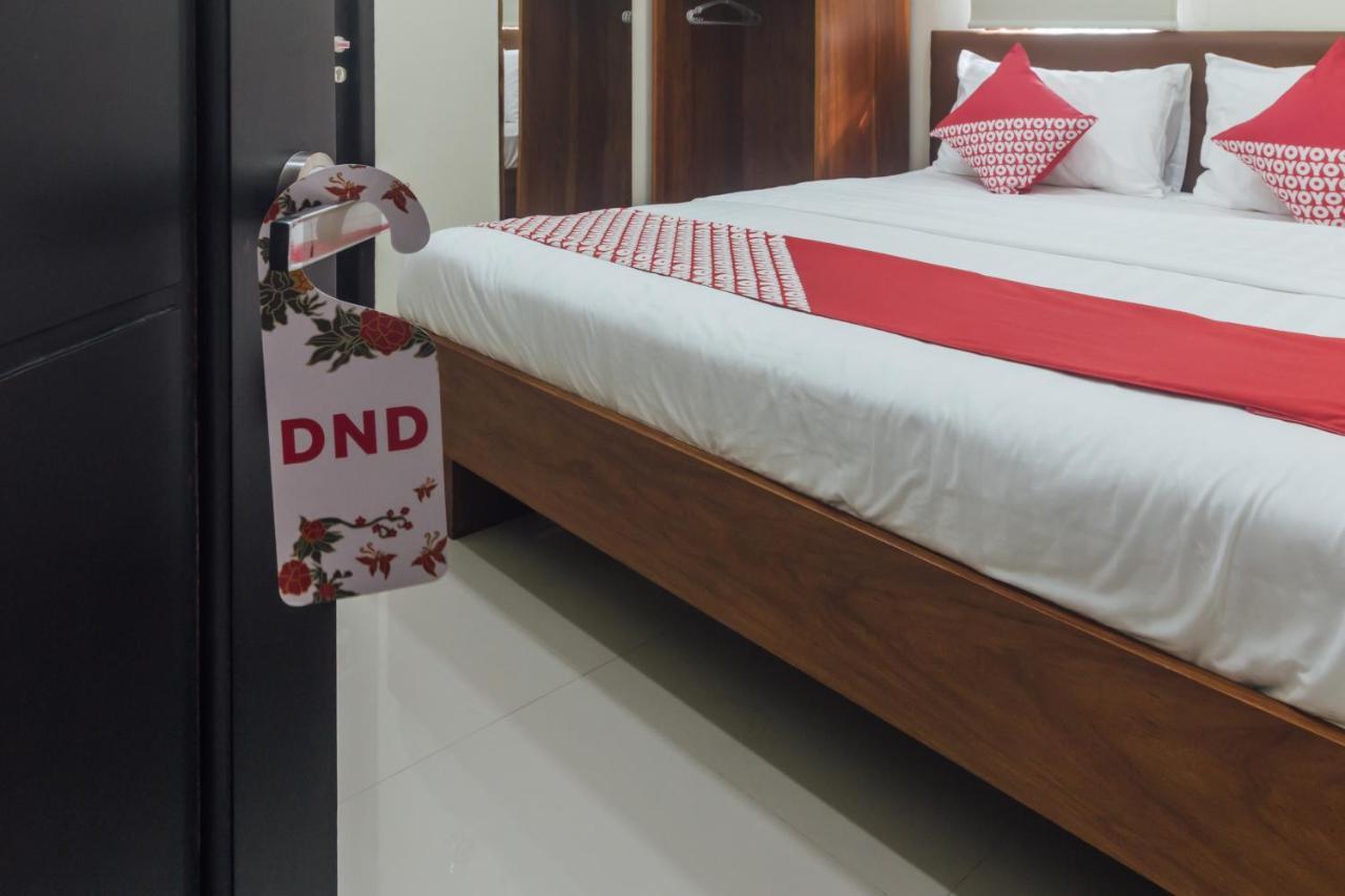 Clean & Comfort Homestay Амбон Экстерьер фото