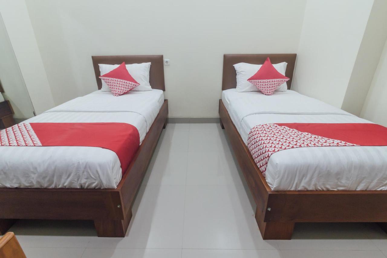 Clean & Comfort Homestay Амбон Экстерьер фото