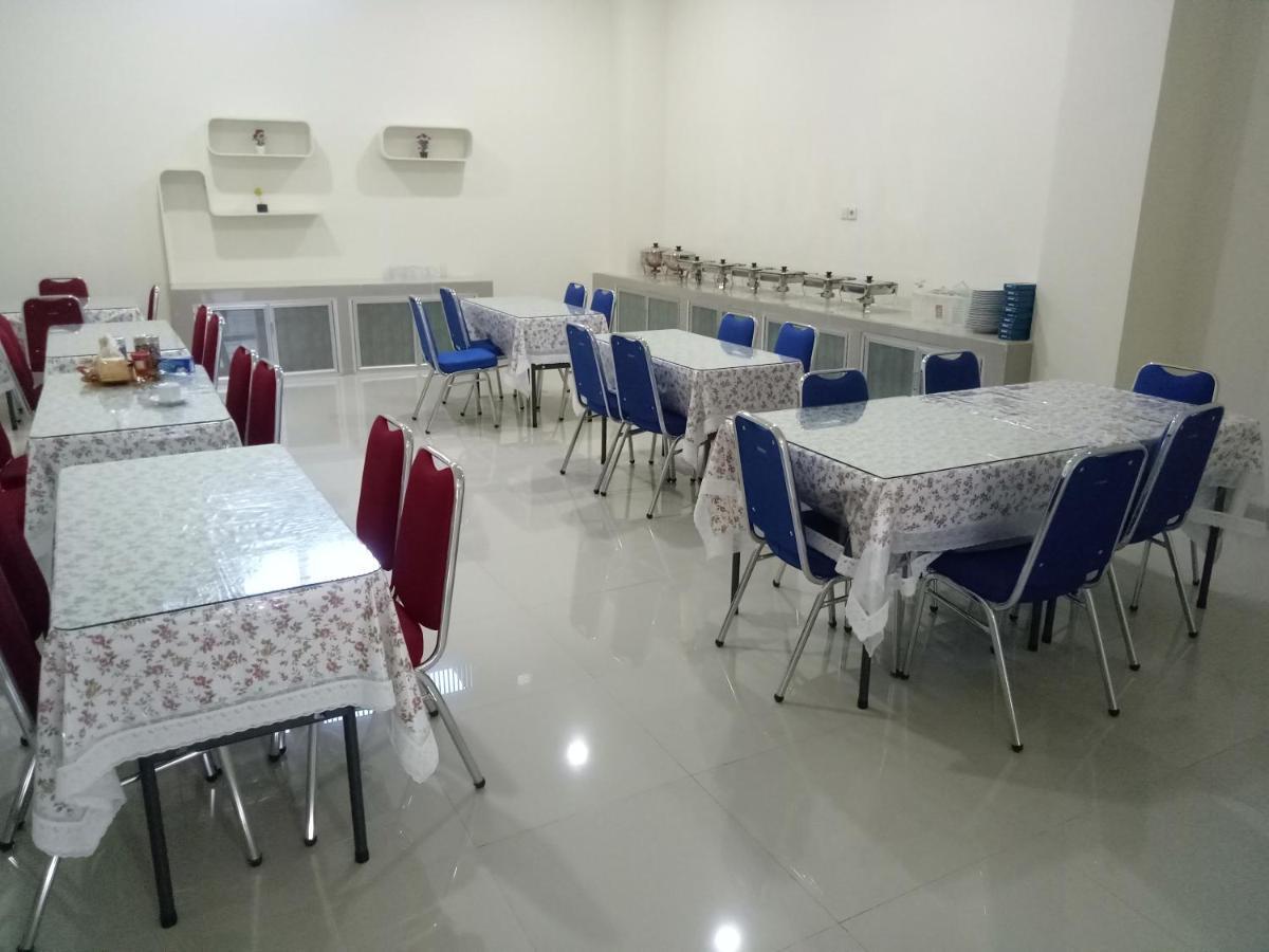 Clean & Comfort Homestay Амбон Экстерьер фото